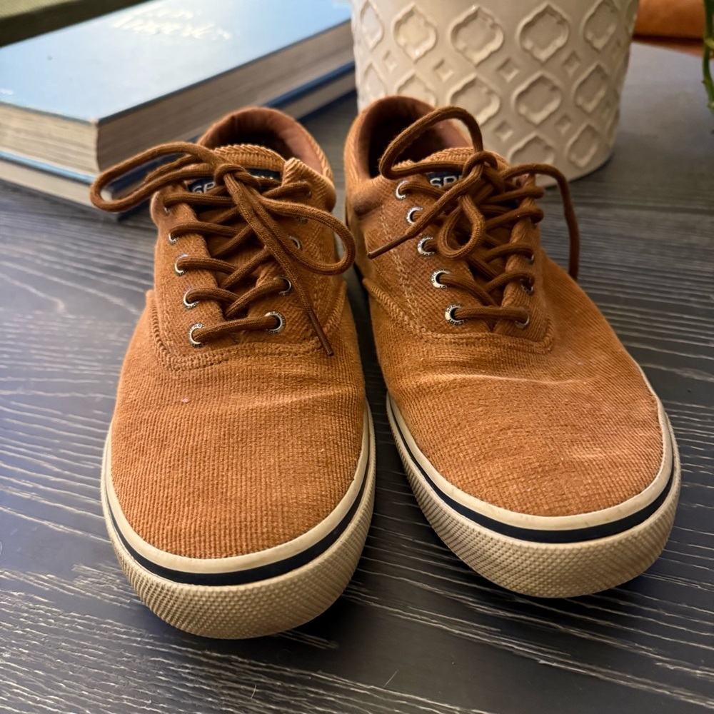 Men’s Sperry Halyard CVO Corduroy Sneaker in Mustard. Size 10.5 - Picture 2 of 9